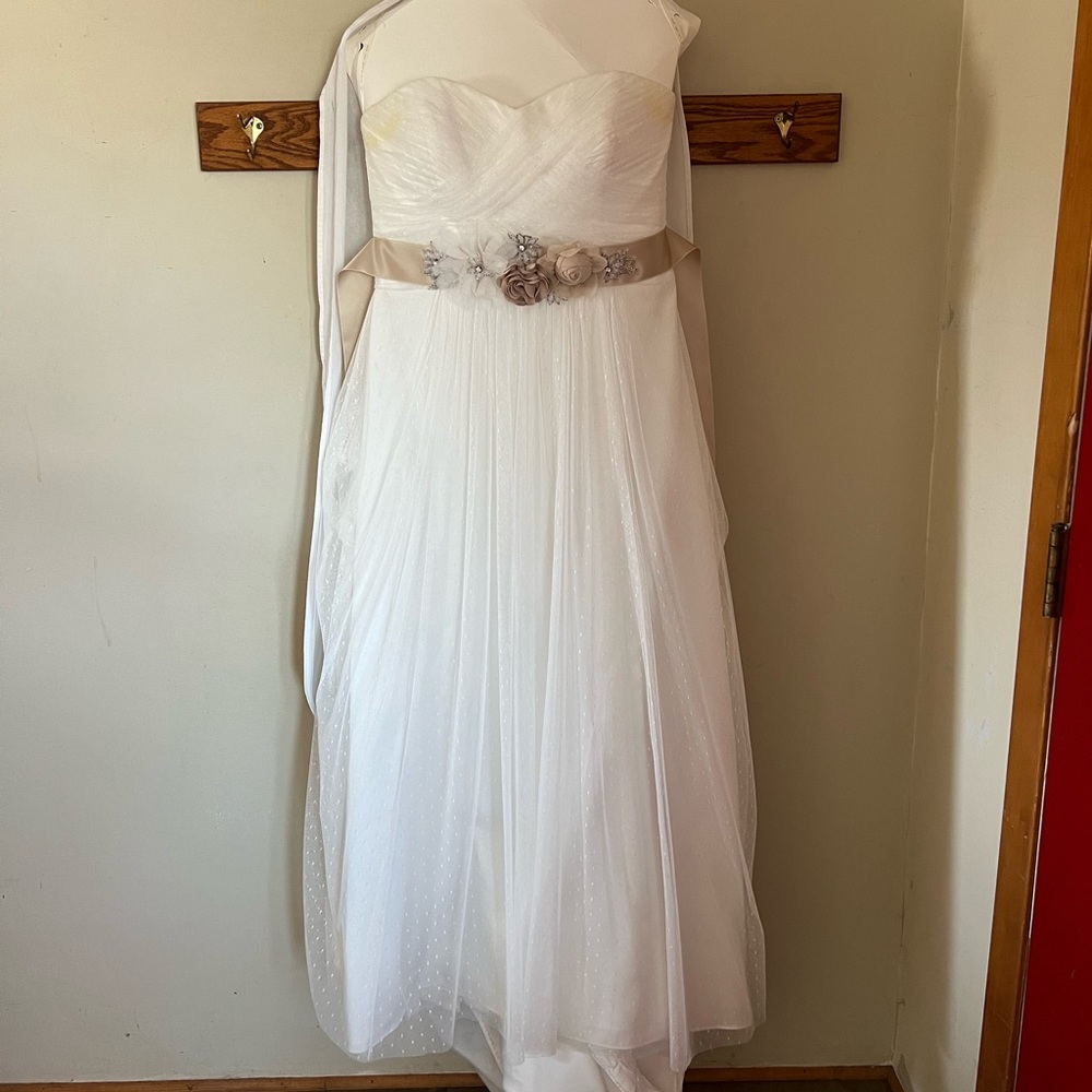 David bridal wedding dress size 14
